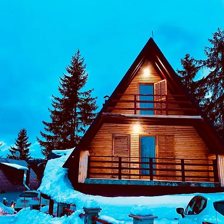 Casa de Férias Vikend Kuca Dina