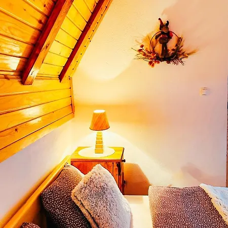 Vikend Kuca Dina Casa de Férias *